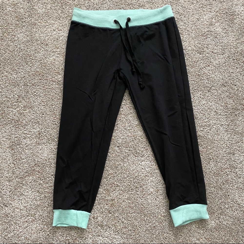 Mint 3/4 length crop sweatpants joggers